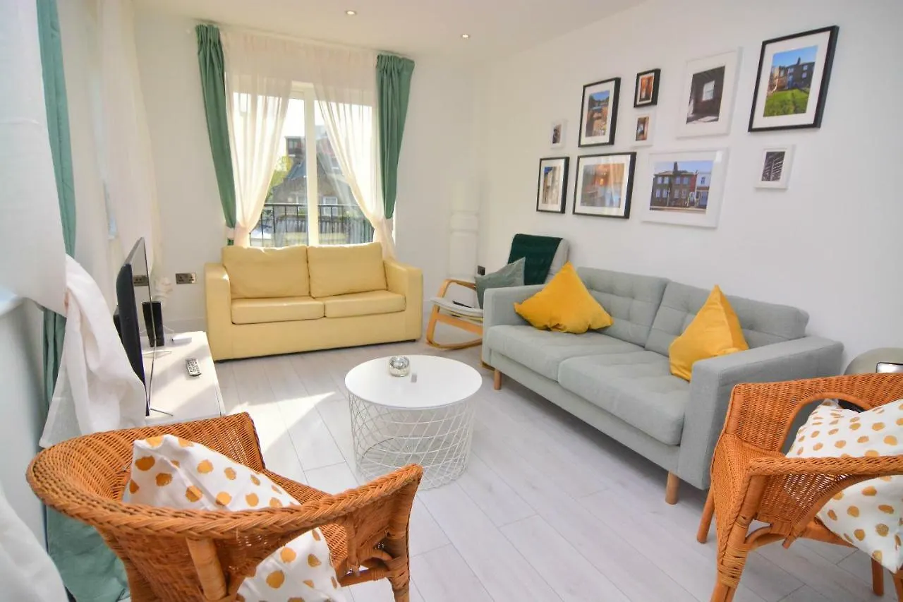 Apartment Wharf - Macarena Apartments London