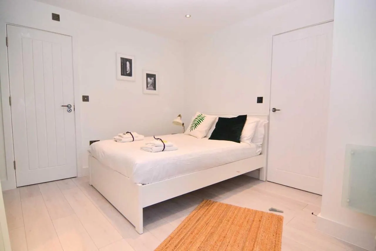 Apartment Wharf - Macarena Apartments London