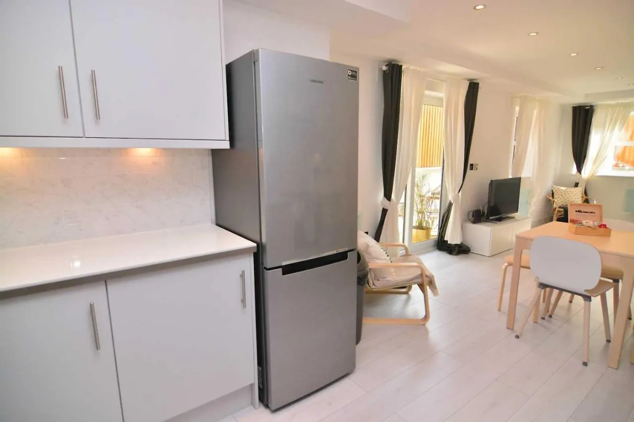 Apartment Wharf - Macarena Apartments London