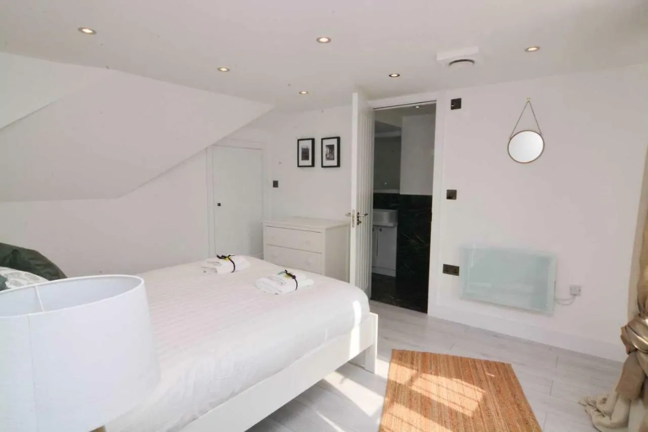 Apartment Wharf - Macarena Apartments London United Kingdom