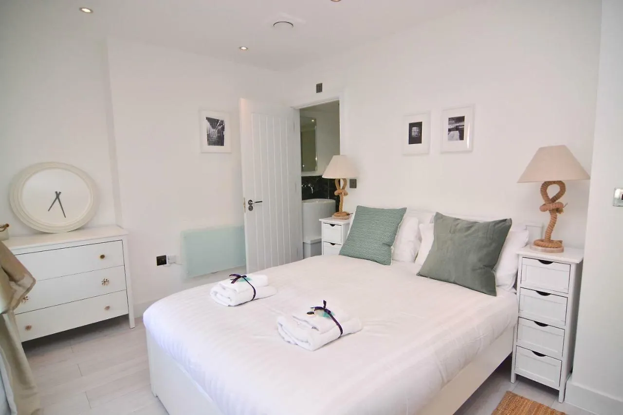 Apartment Wharf - Macarena Apartments London