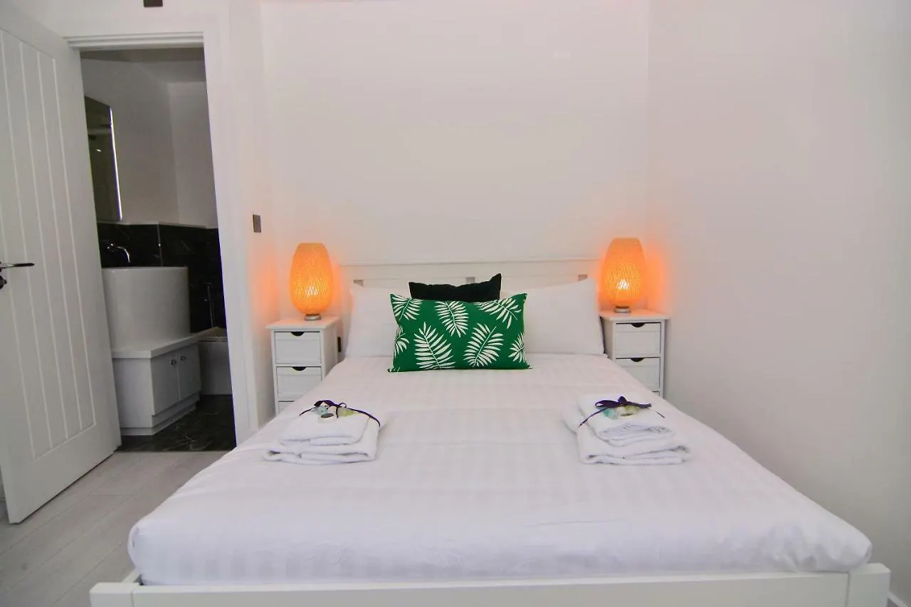Apartment Wharf - Macarena Apartments London