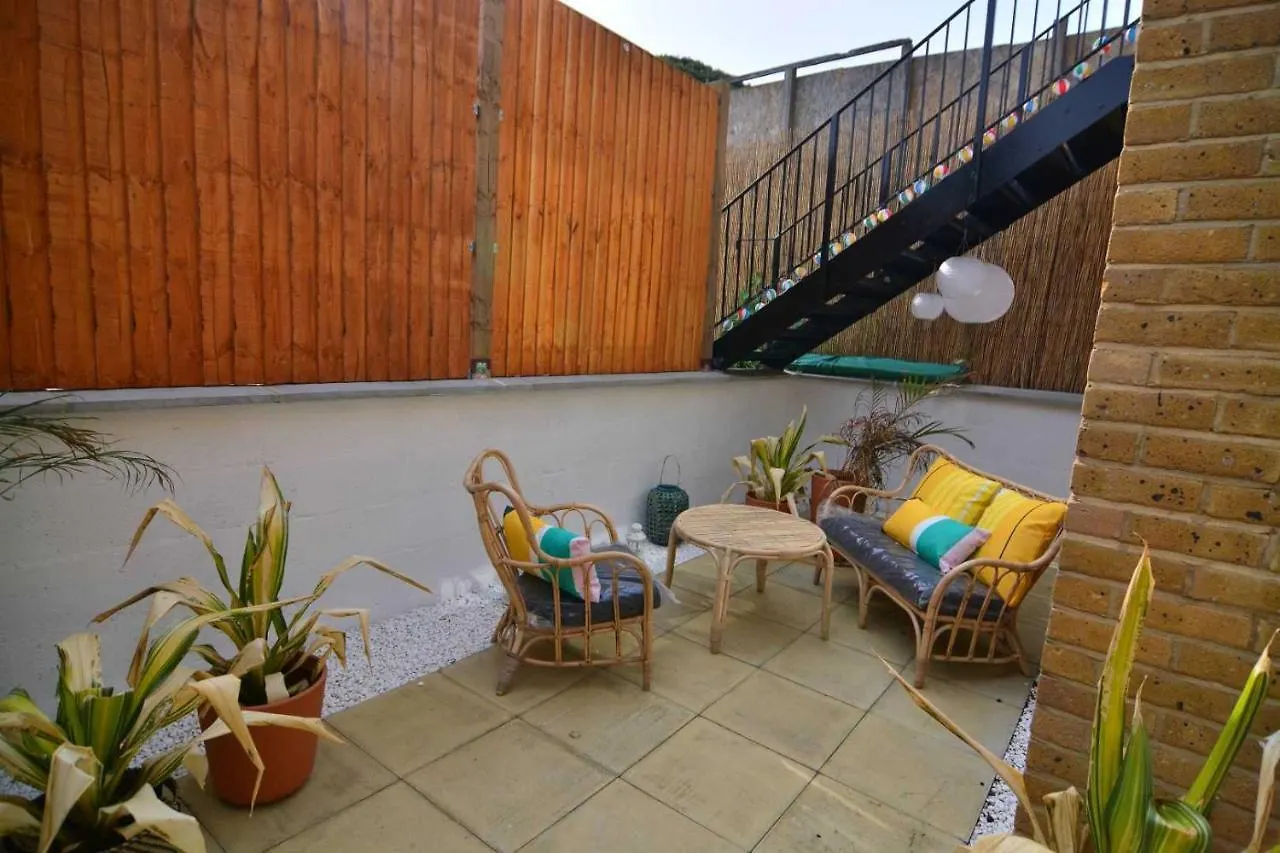 Apartment Wharf - Macarena Apartments London United Kingdom