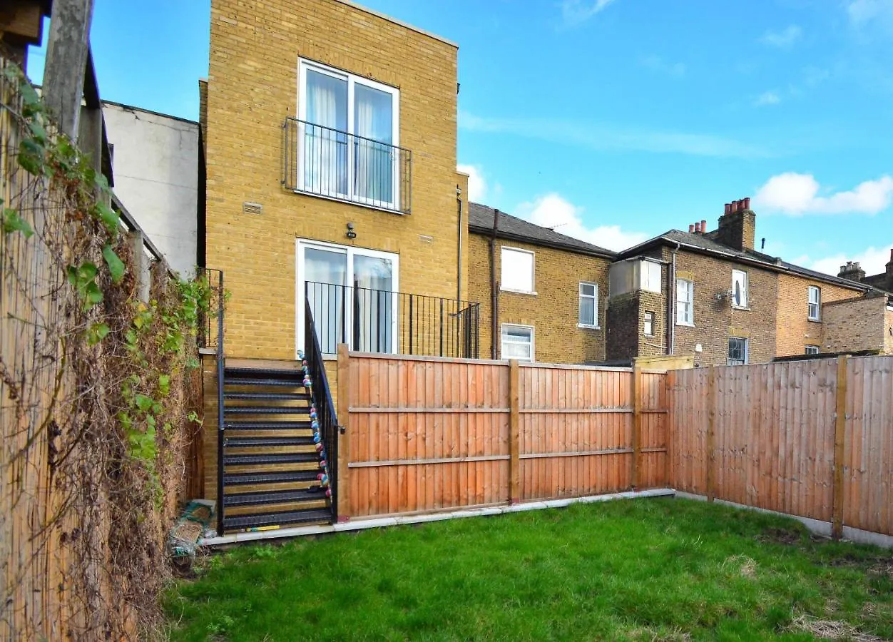 Apartment Wharf - Macarena Apartments London