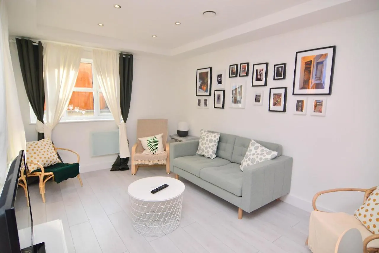 Apartment Wharf - Macarena Apartments London