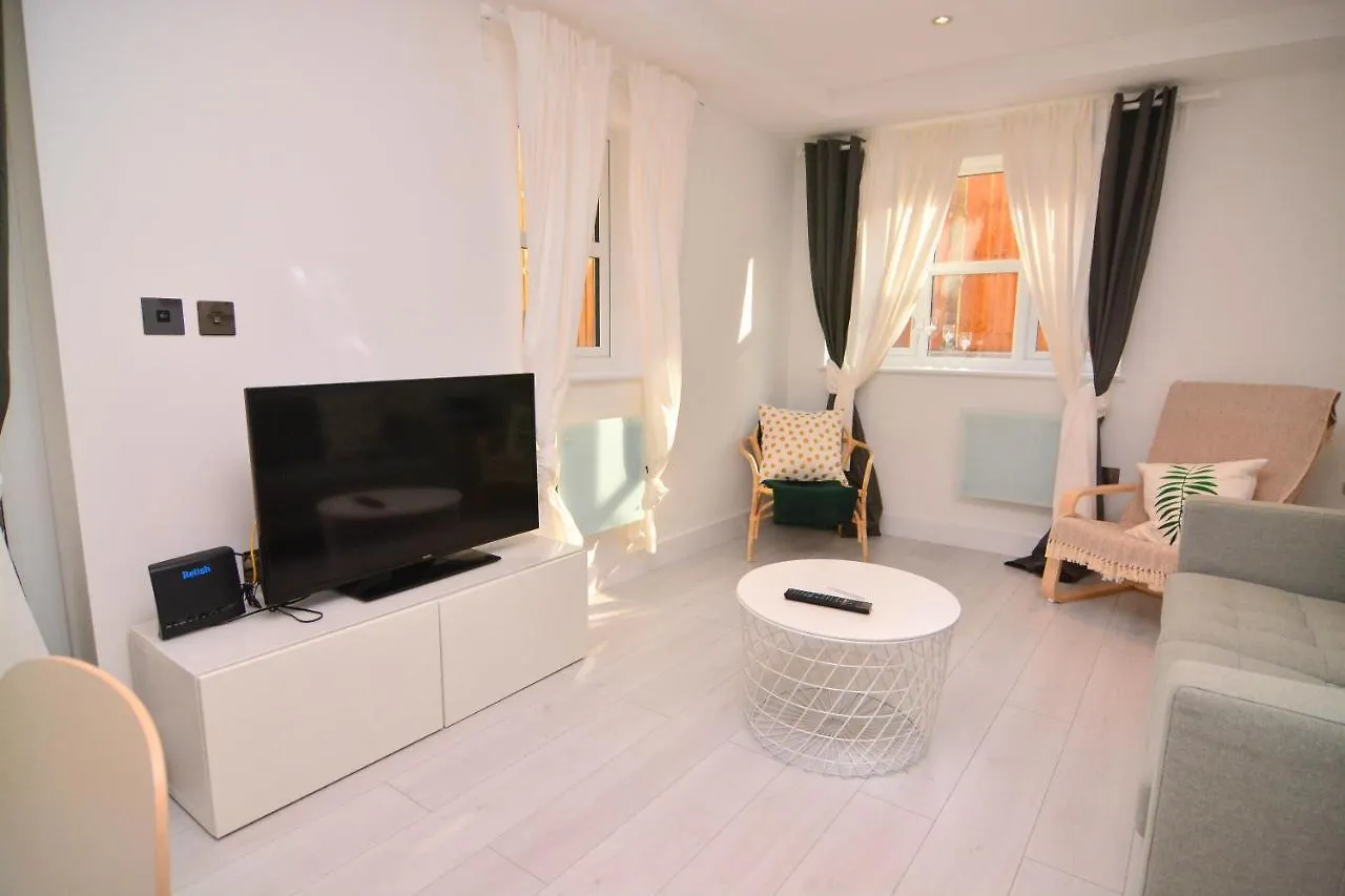 Apartment Wharf - Macarena Apartments London