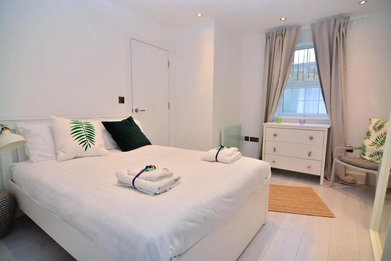 Apartment Wharf - Macarena Apartments London