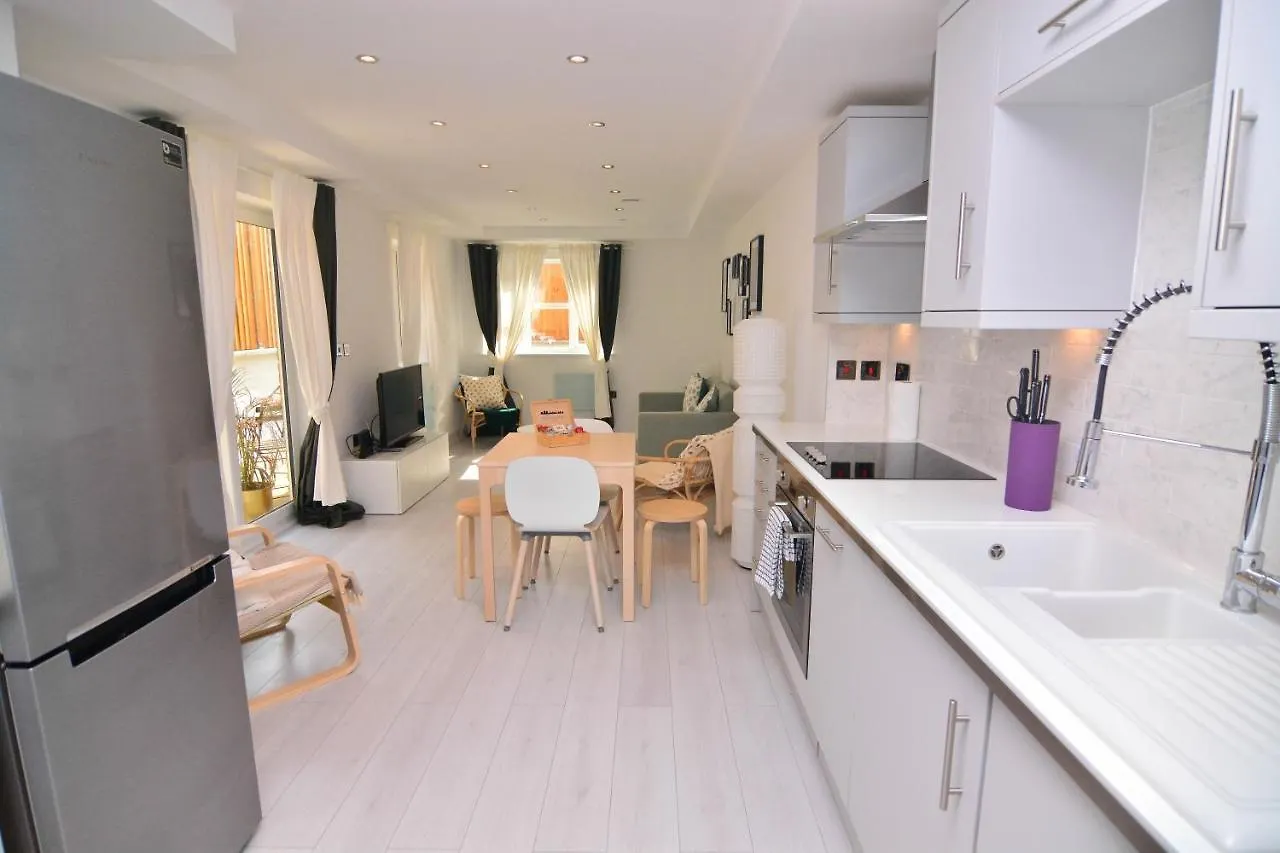 Apartment Wharf - Macarena Apartments London