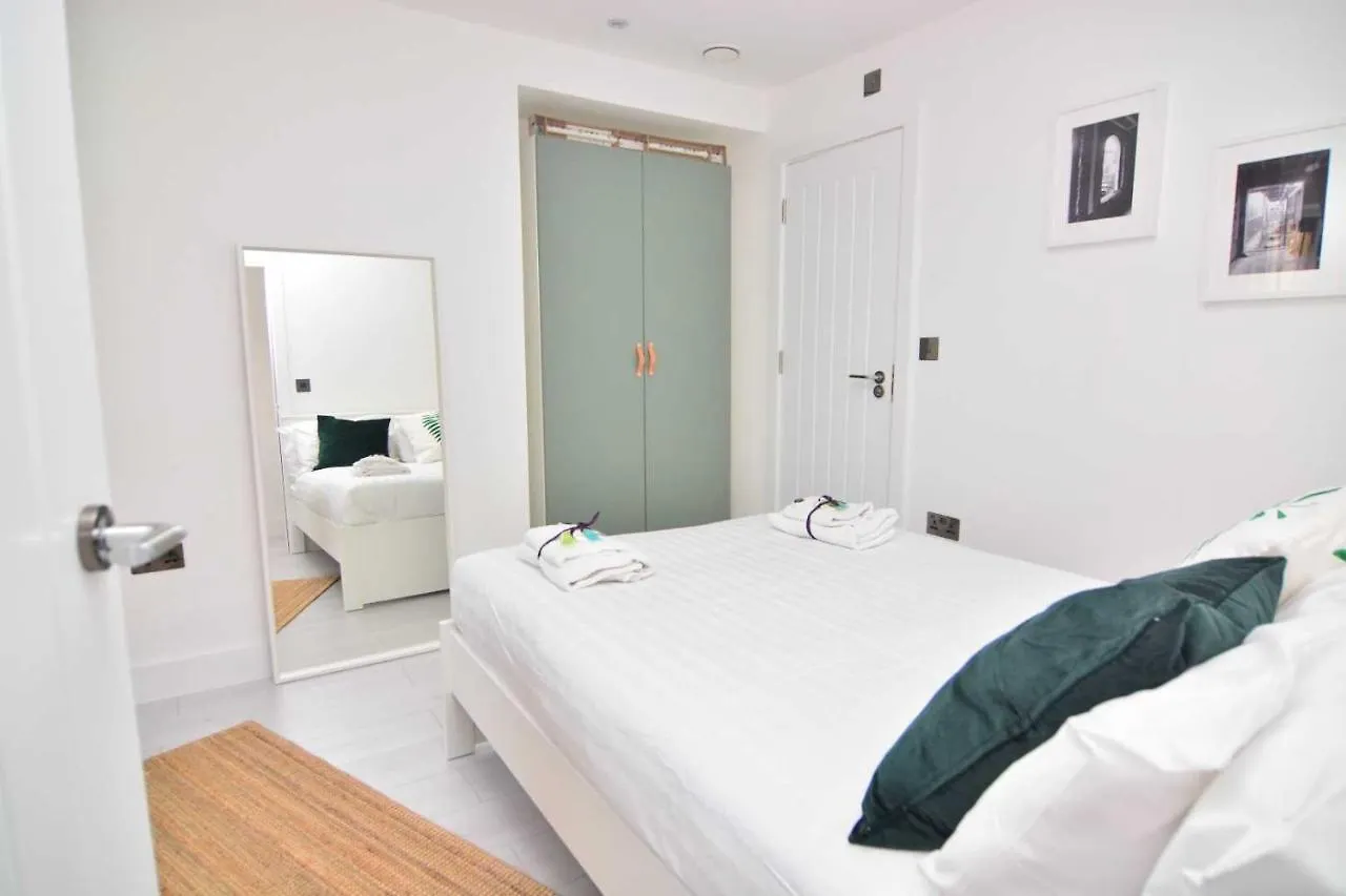 Apartment Wharf - Macarena Apartments London