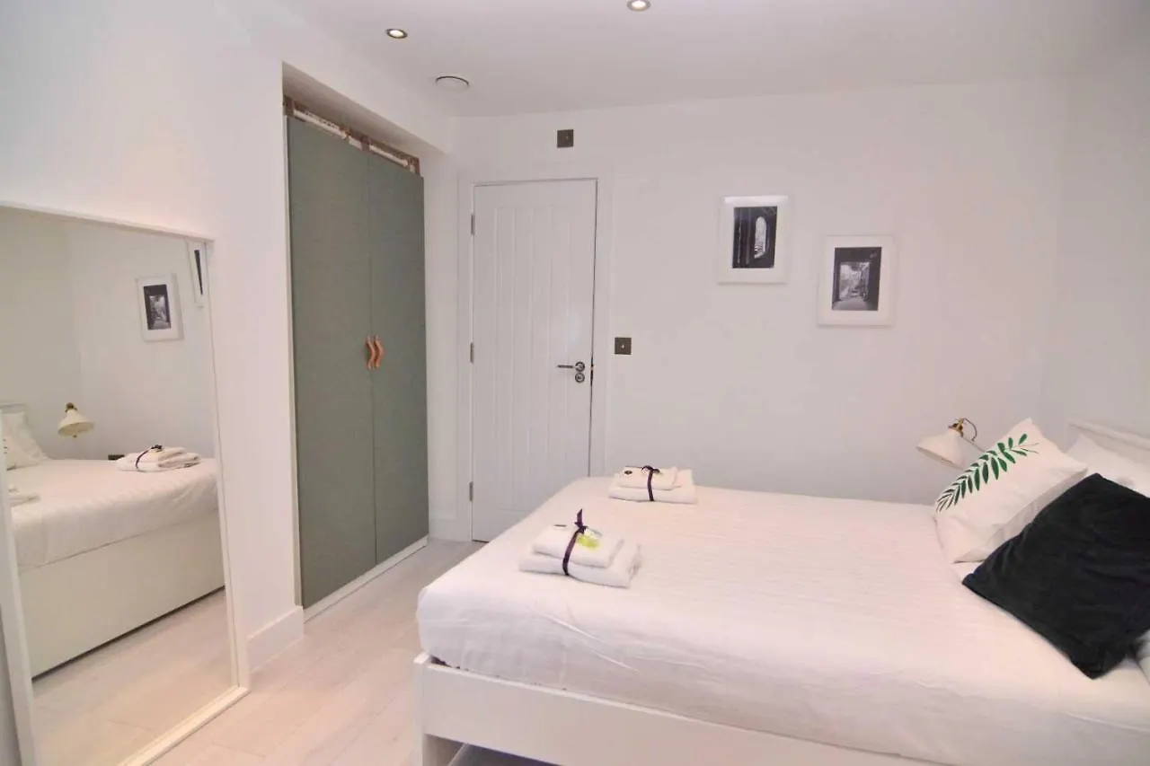 Apartment Wharf - Macarena Apartments London