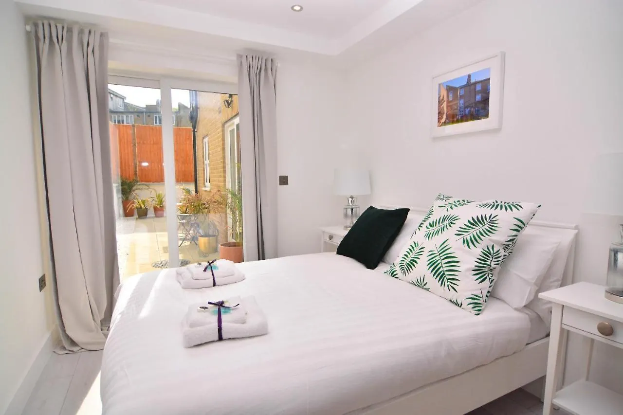 Apartment Wharf - Macarena Apartments London United Kingdom
